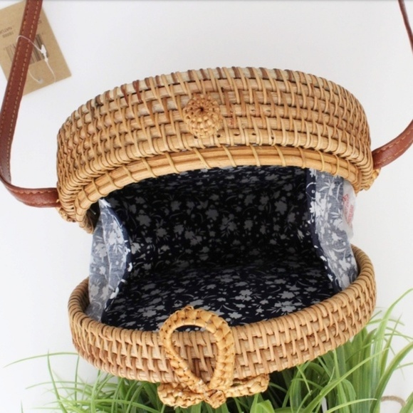 NWT SAVANNA HAND WOVEN STRAW BAG - Picture 3 of 4